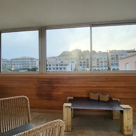 Sur La Baie, En Centre Calvi (Corsica)