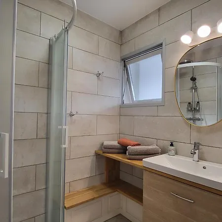 Sur La Baie, En Centre