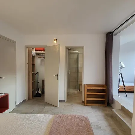 Sur La Baie, En Centre