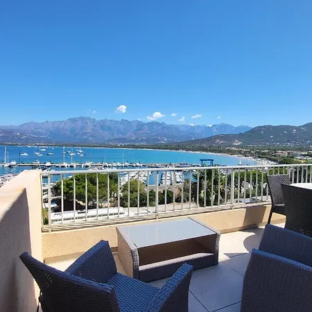 Sur La Baie, En Centre Apartment *