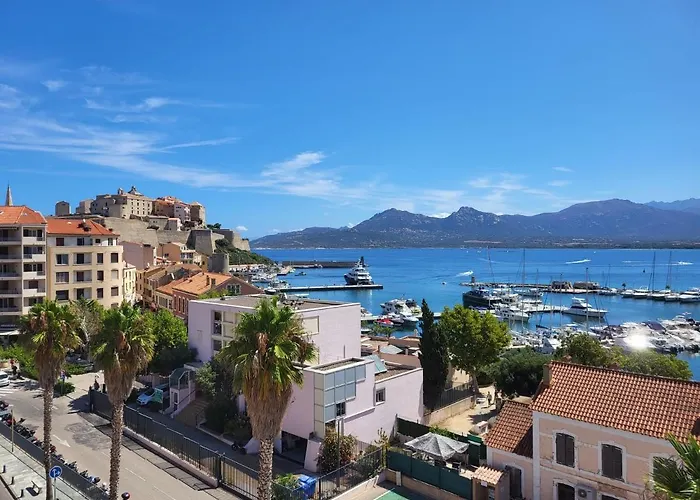 Sur La Baie, En Centre * Calvi (Corsica)