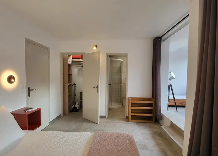 Sur La Baie, En Centre